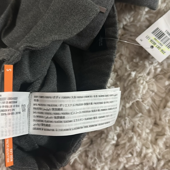 Hollister Ultra High-Rise Wide Leg Pants - Picture 6 of 6